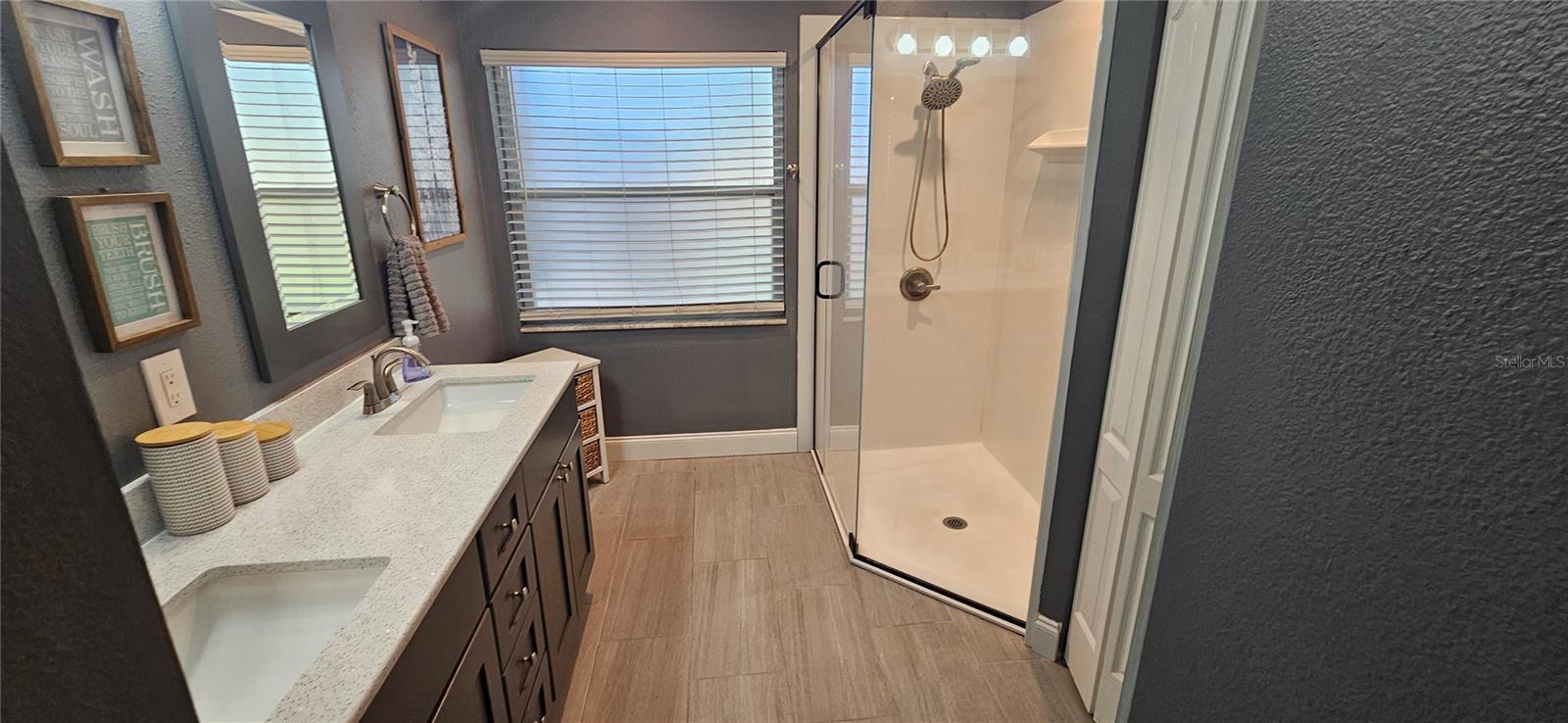 A REP OF A POR OF BLK - Residential