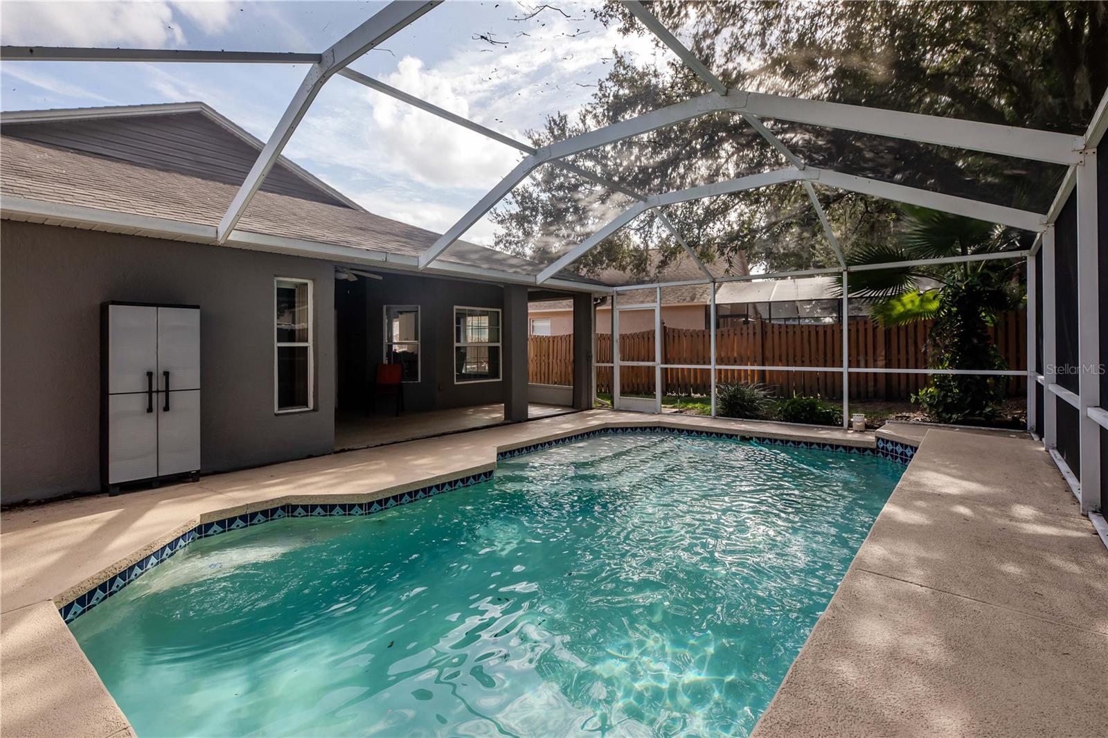 A REP OF A POR OF BLK - Residential