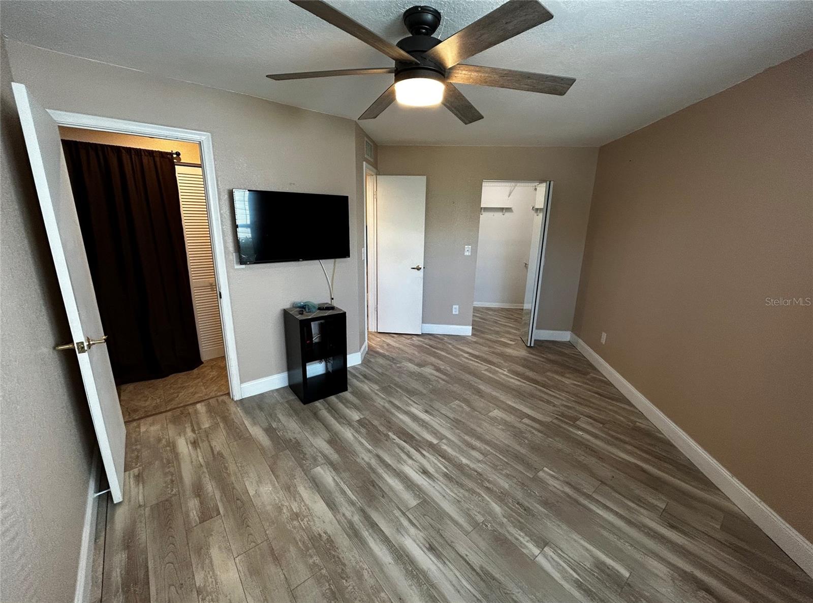 3984 ATRIUM DRIVE 4
