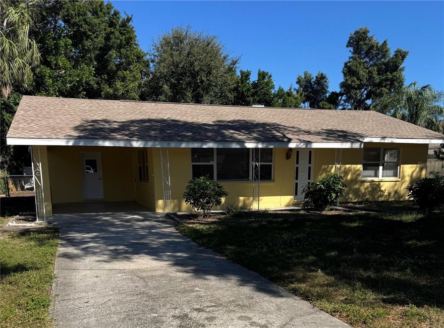 Prime Location! 3BR/2BA House Near Hospital and Top-Rated Schools.
This charming and well-maintained 3-bedroom, 2-bathroom home is perfect for medical professionals, school faculty, or families. With a location offering unbeatable convenience, you will enjoy a short commute to the nearby hospital and local schools. The interior features a spacious and bright layout with tile throughout. Soft laminant floor in the Kitchen. New roof in 2024 and no flodding in the 2024 Hurricane season. The exterior has been freshly painted.