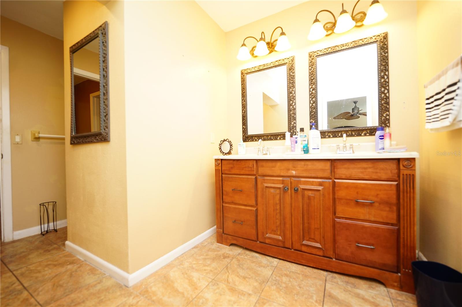 BAYOU MANOR 2ND ADD - Residential