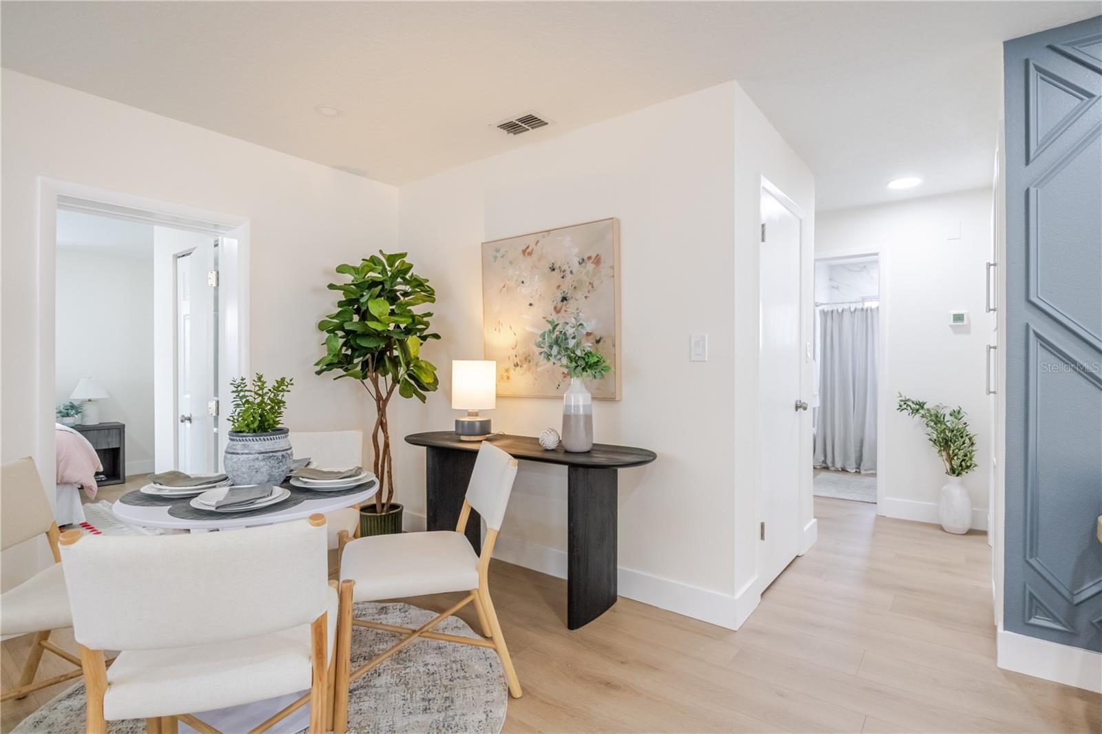 THE LAKES - Residential