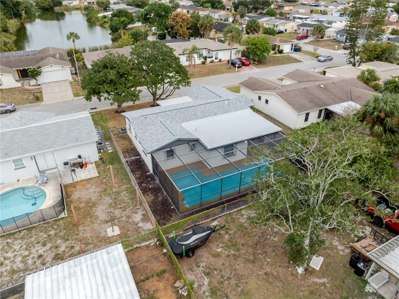 THE LAKES - Residential