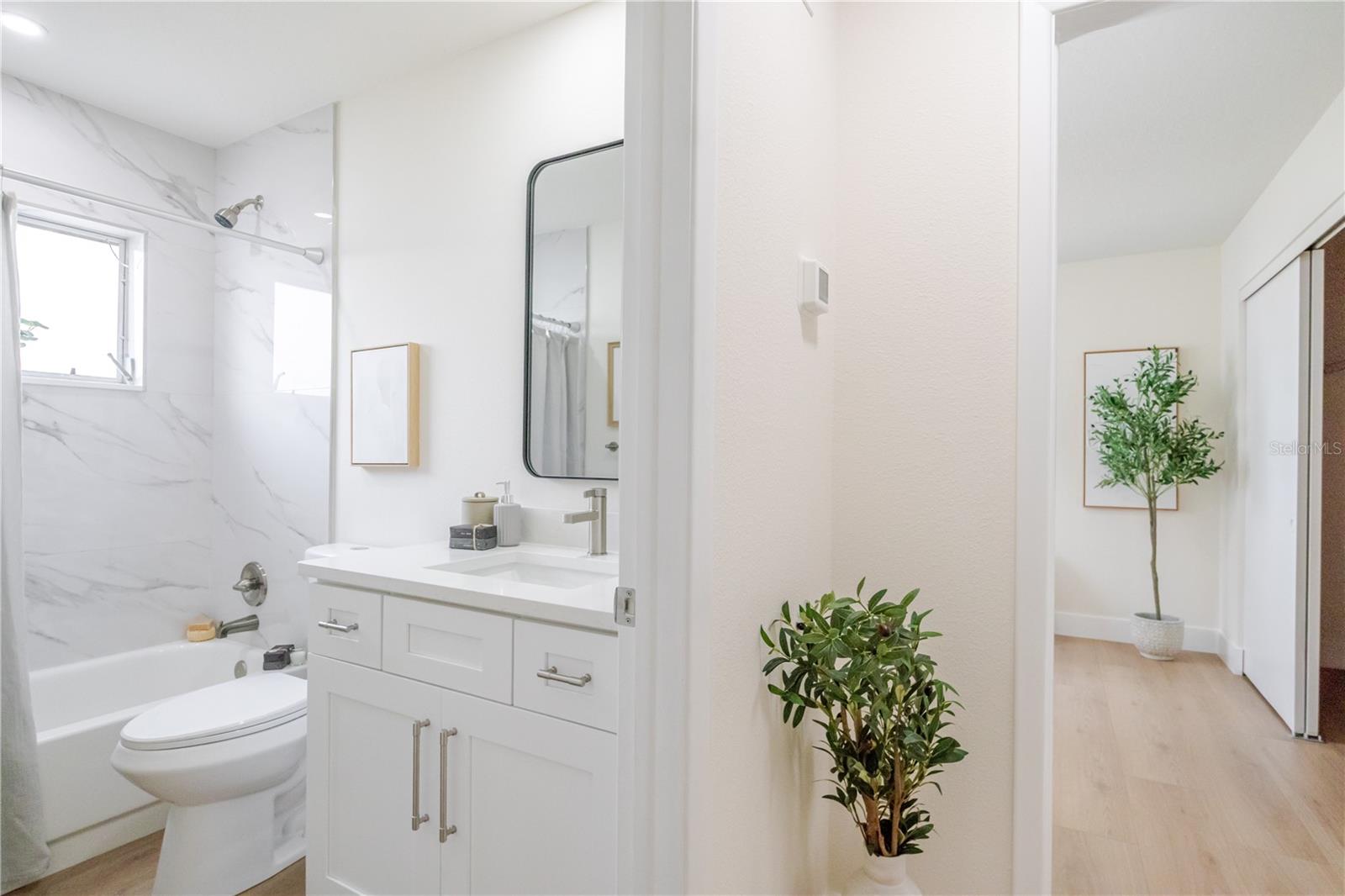 THE LAKES - Residential