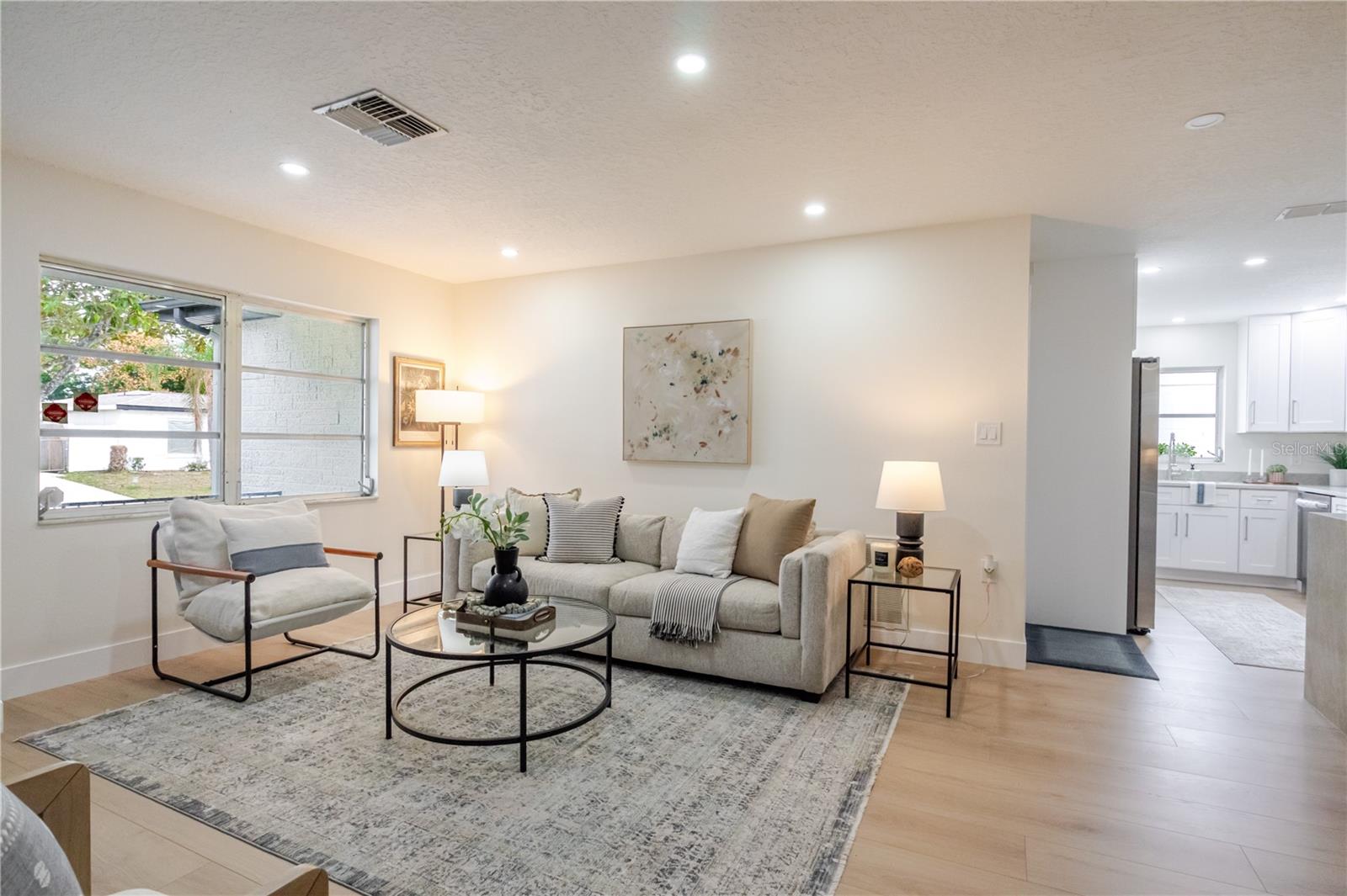 THE LAKES - Residential