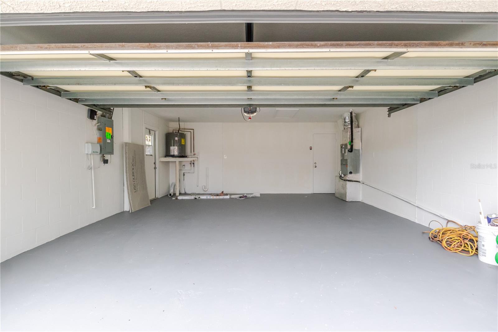 THE LAKES - Residential