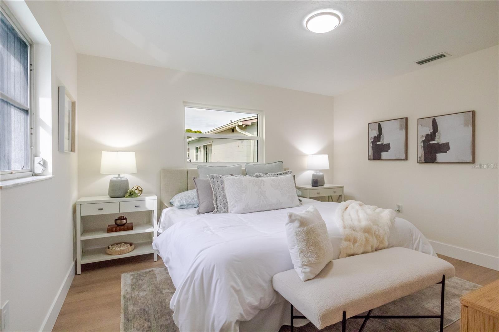 THE LAKES - Residential