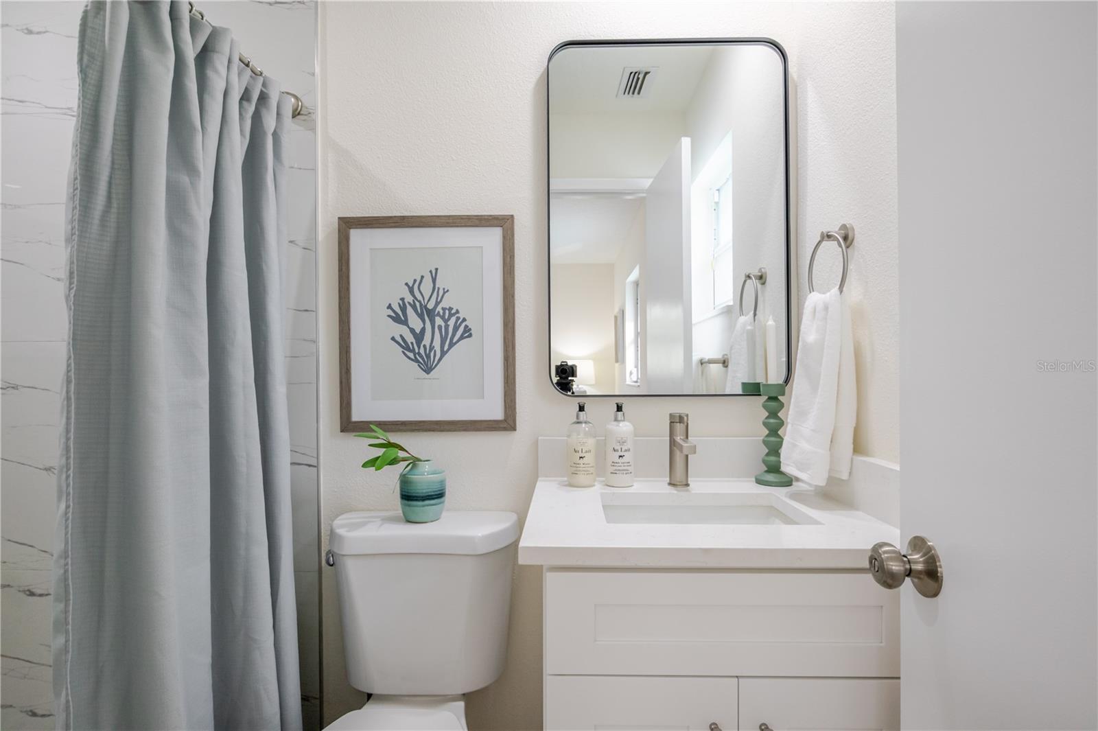 THE LAKES - Residential