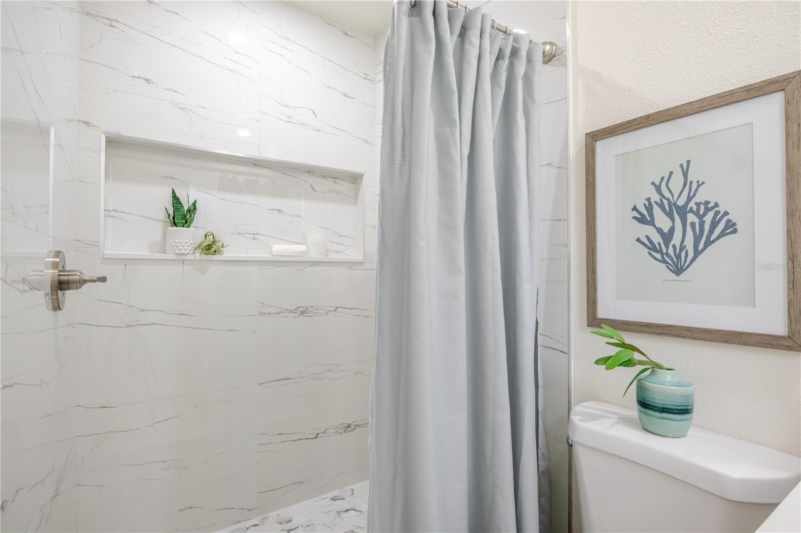 THE LAKES - Residential