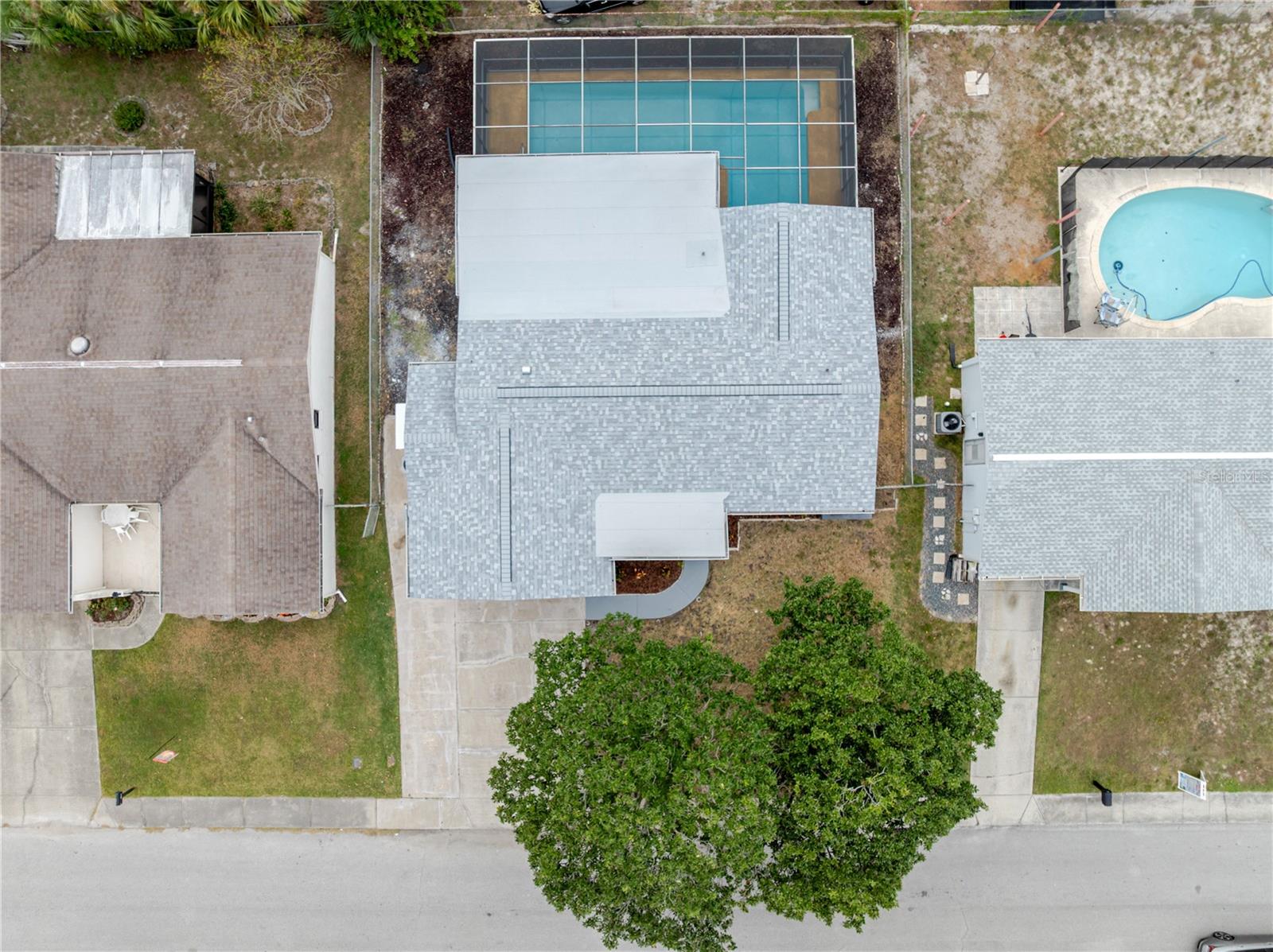 THE LAKES - Residential