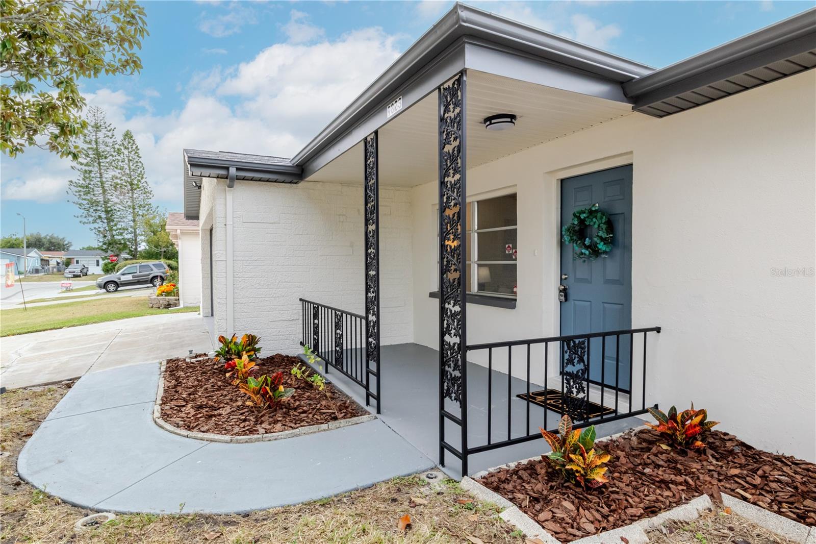 THE LAKES - Residential