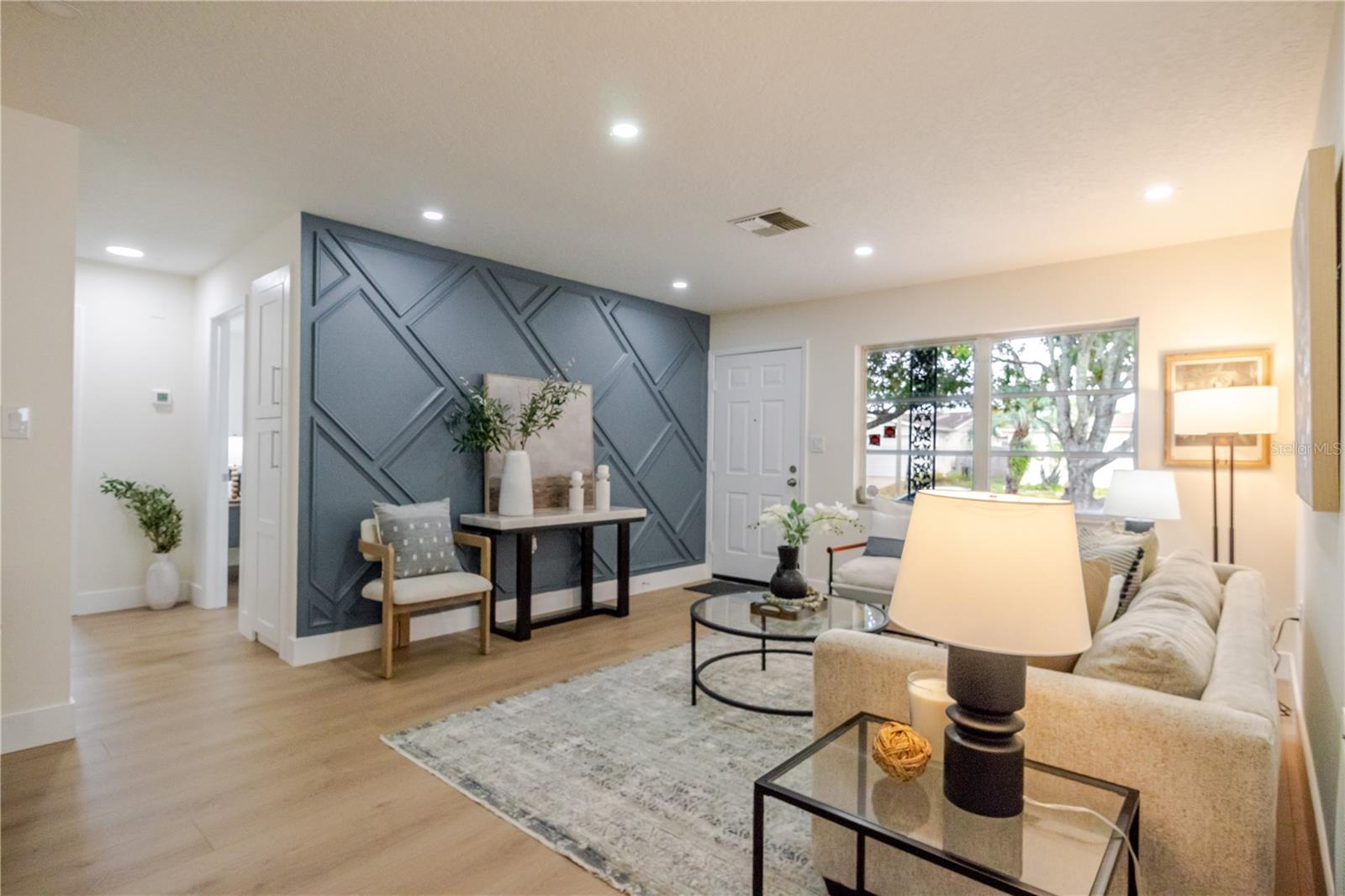 THE LAKES - Residential