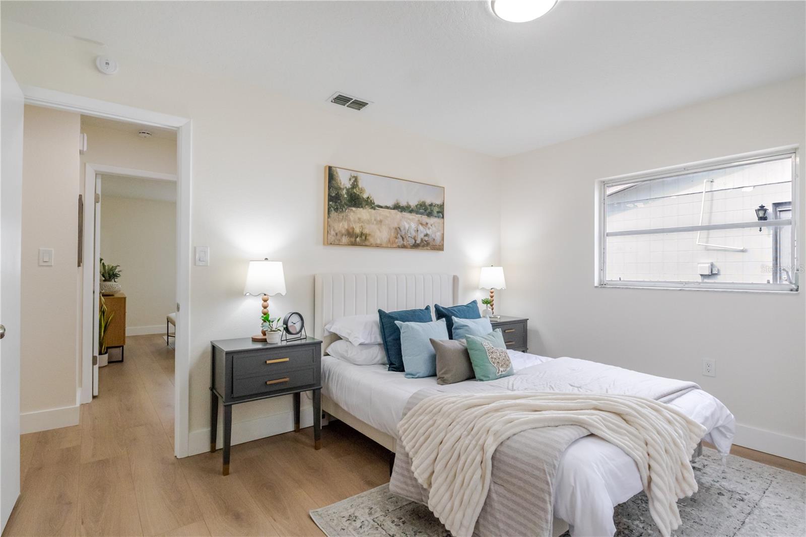 THE LAKES - Residential