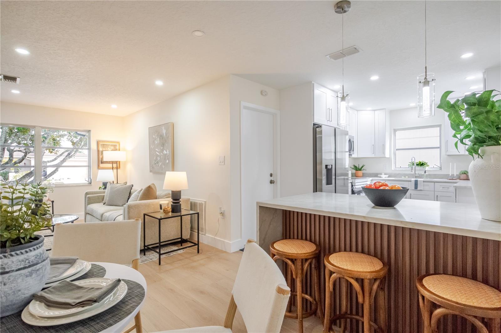 THE LAKES - Residential