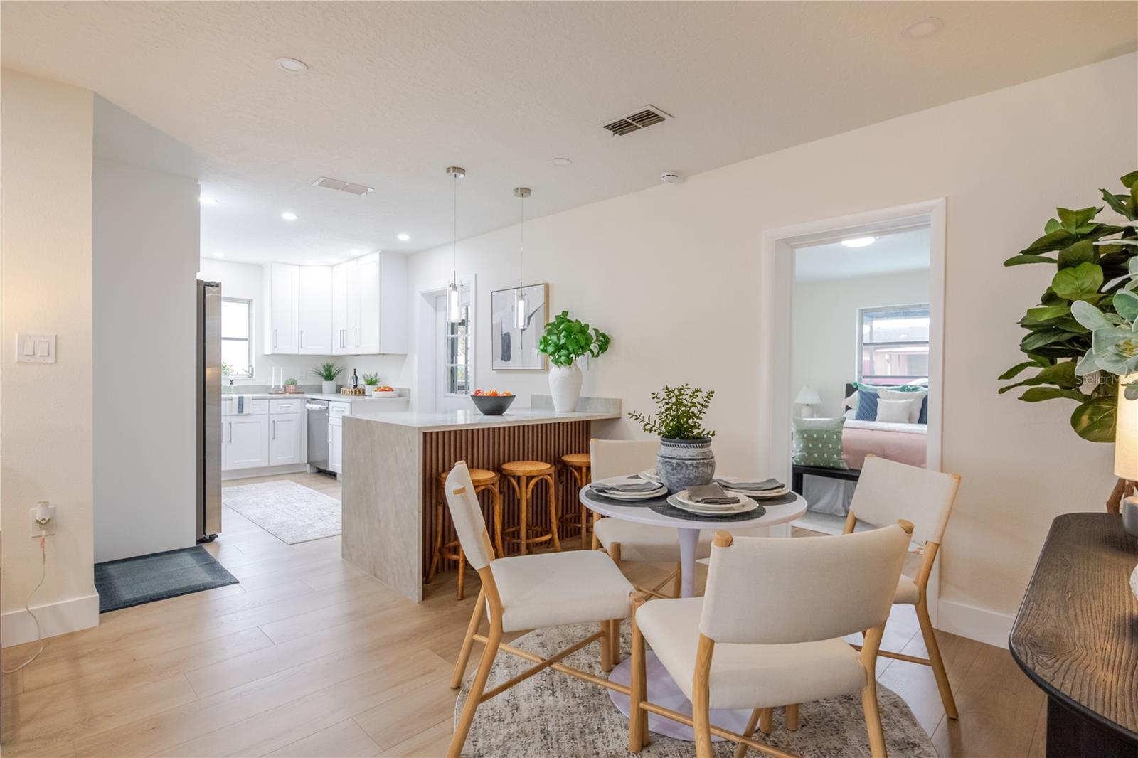 THE LAKES - Residential