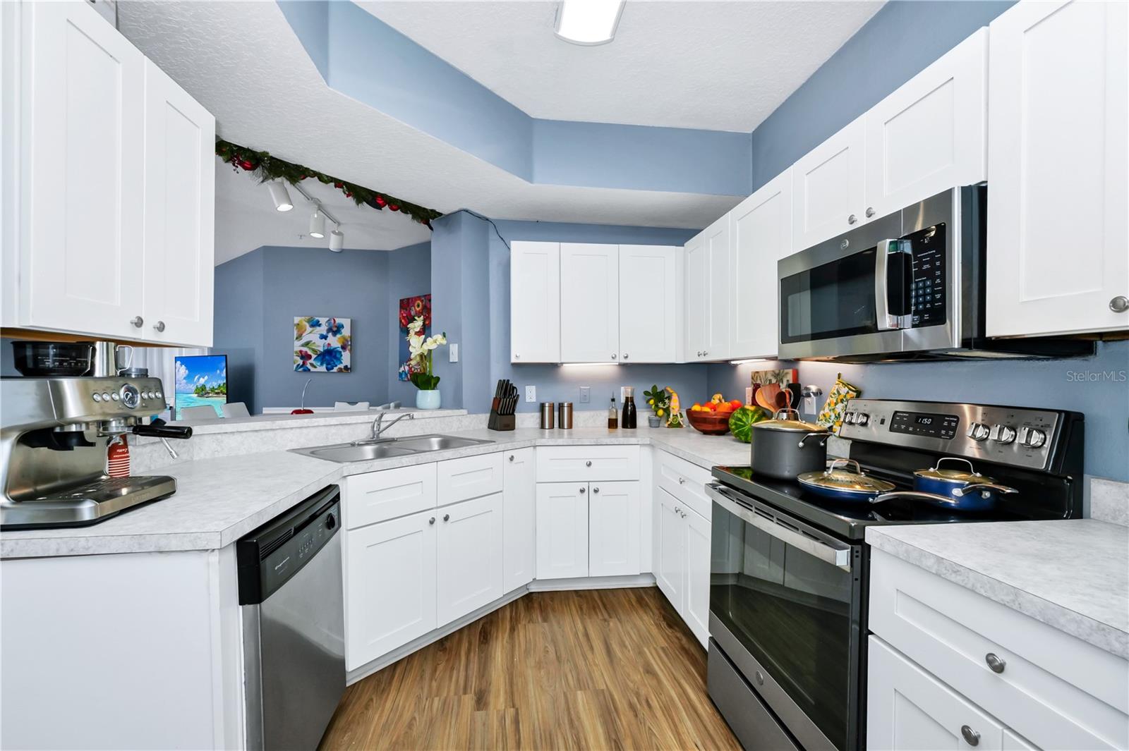 5566 METROWEST BOULEVARD 10