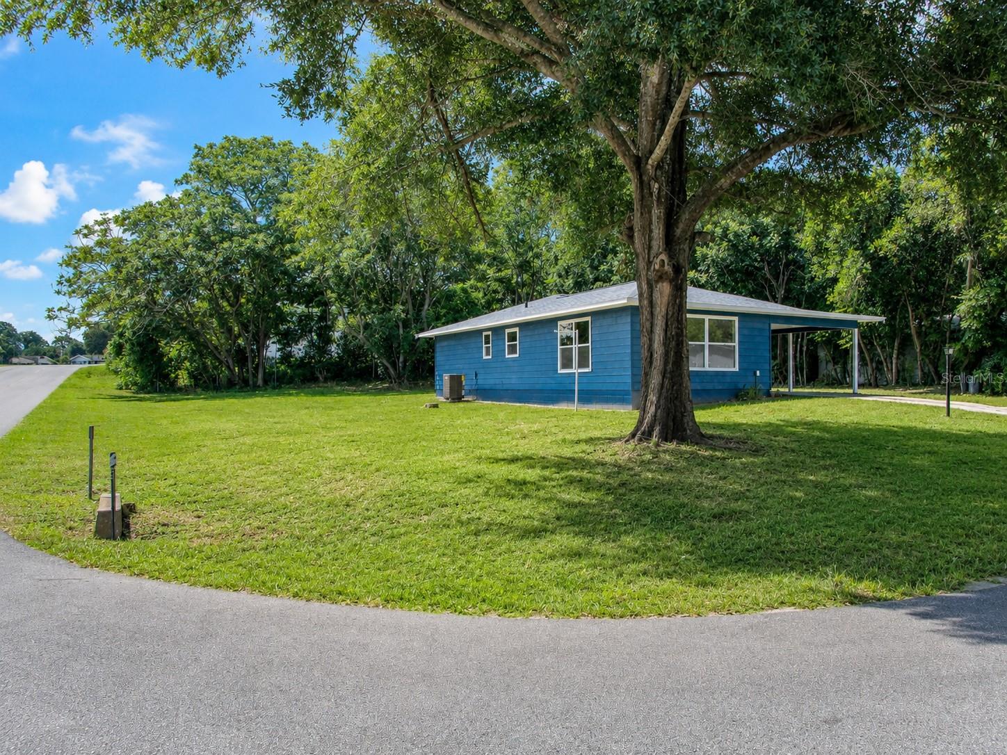 49 LAKE COURT LOOP