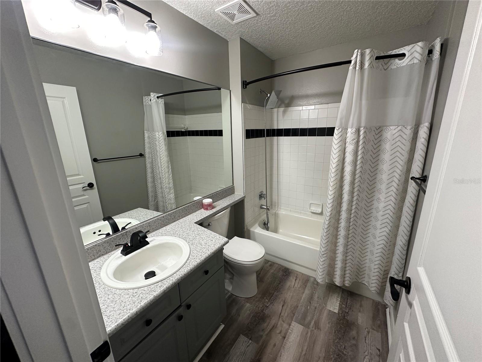 TOWN CENTER CONDOS - Residential Lease