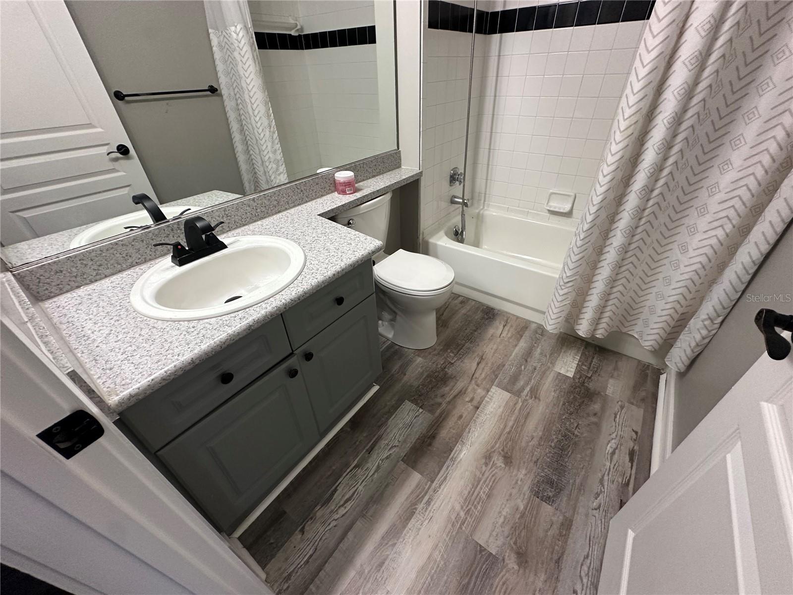 TOWN CENTER CONDOS - Residential Lease