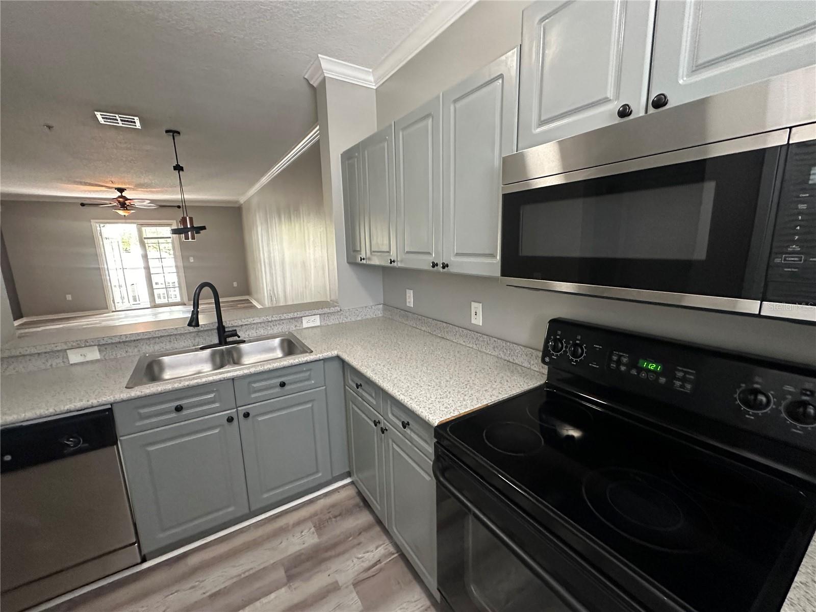 TOWN CENTER CONDOS - Residential Lease