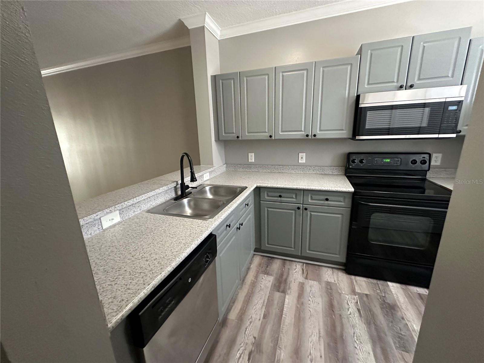 TOWN CENTER CONDOS - Residential Lease