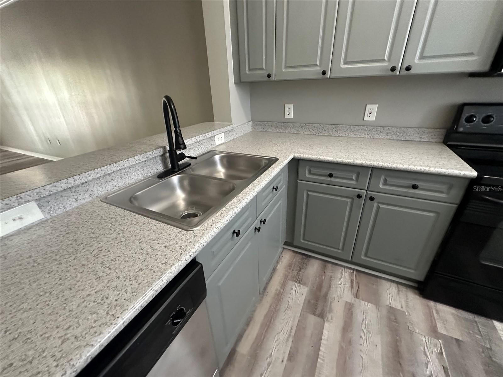 TOWN CENTER CONDOS - Residential Lease