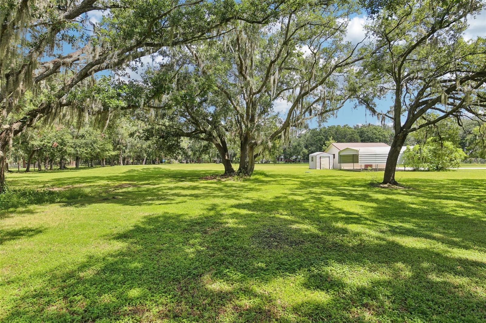 1219 LINDSEY ROAD
