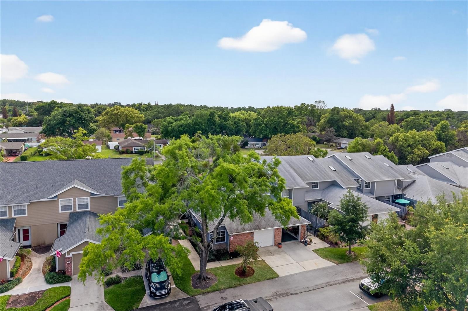 OAK HARBOUR SEC 3 A CONDO - Residential