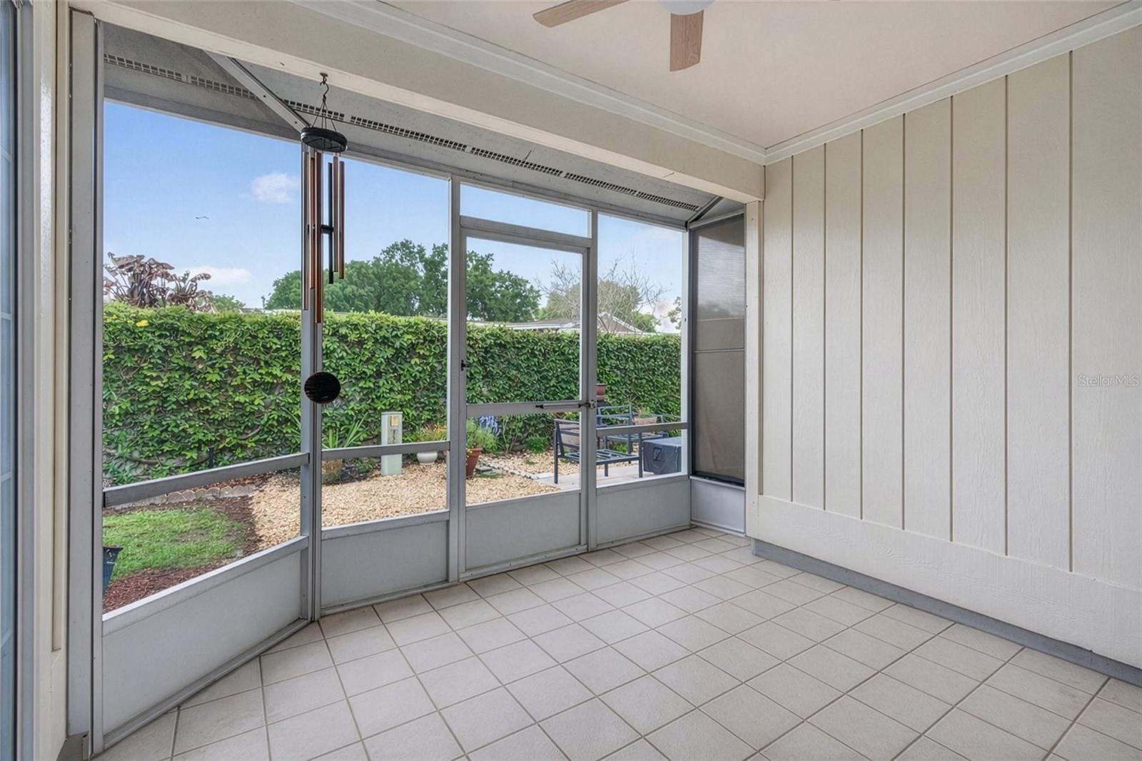 OAK HARBOUR SEC 3 A CONDO - Residential