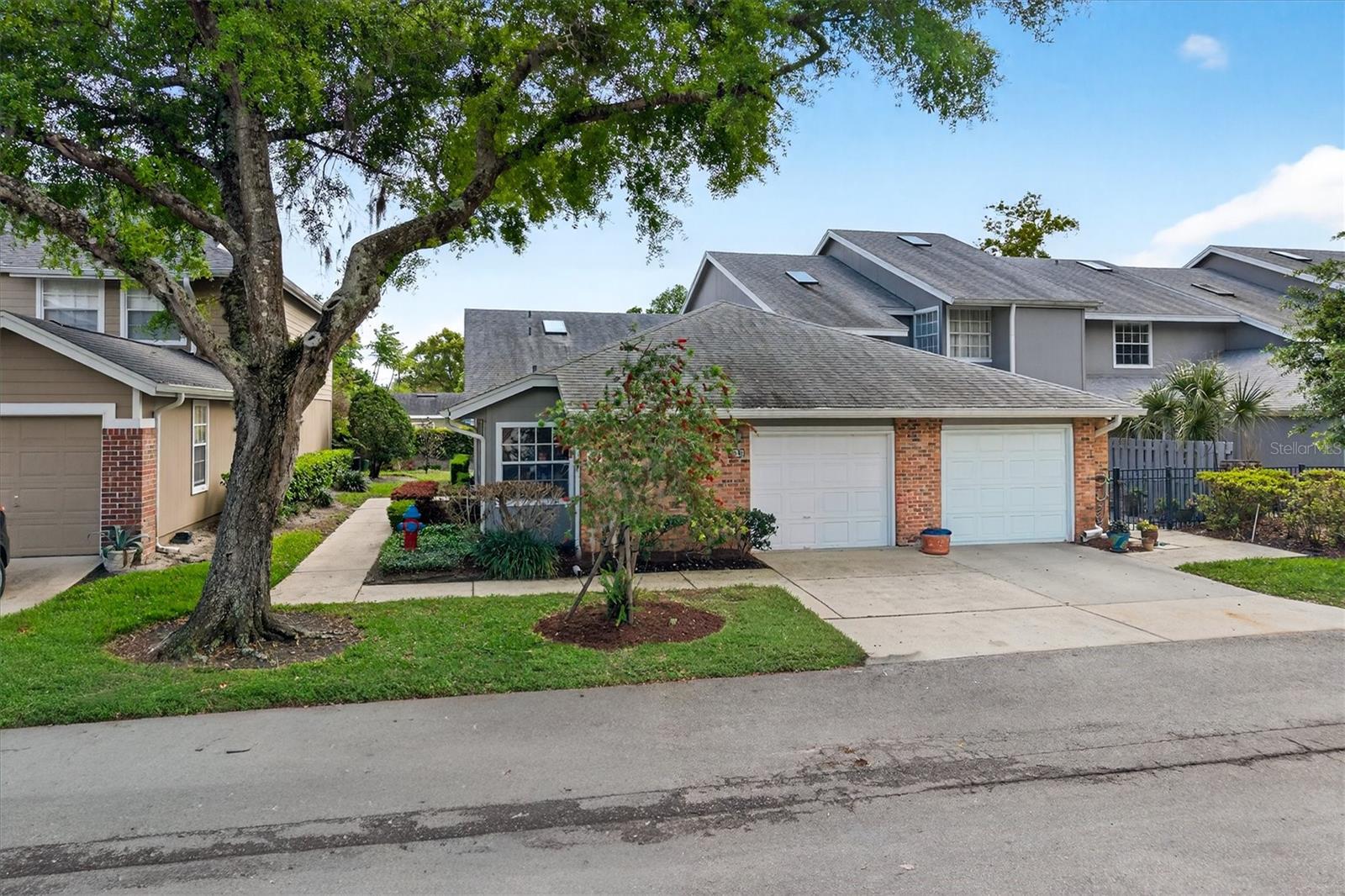 OAK HARBOUR SEC 3 A CONDO - Residential