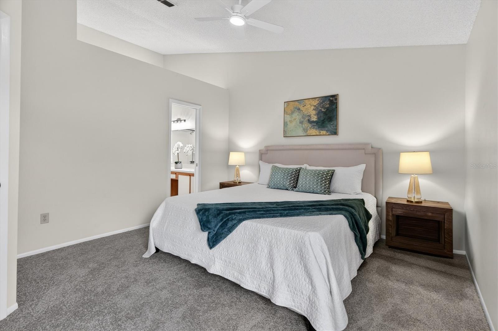 OAK HARBOUR SEC 3 A CONDO - Residential