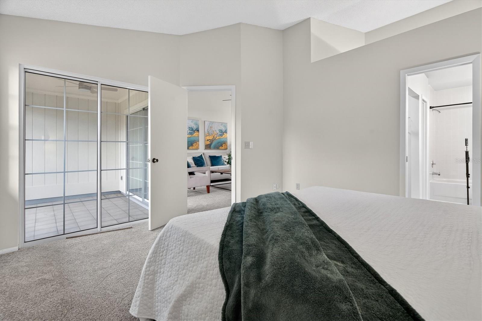 OAK HARBOUR SEC 3 A CONDO - Residential