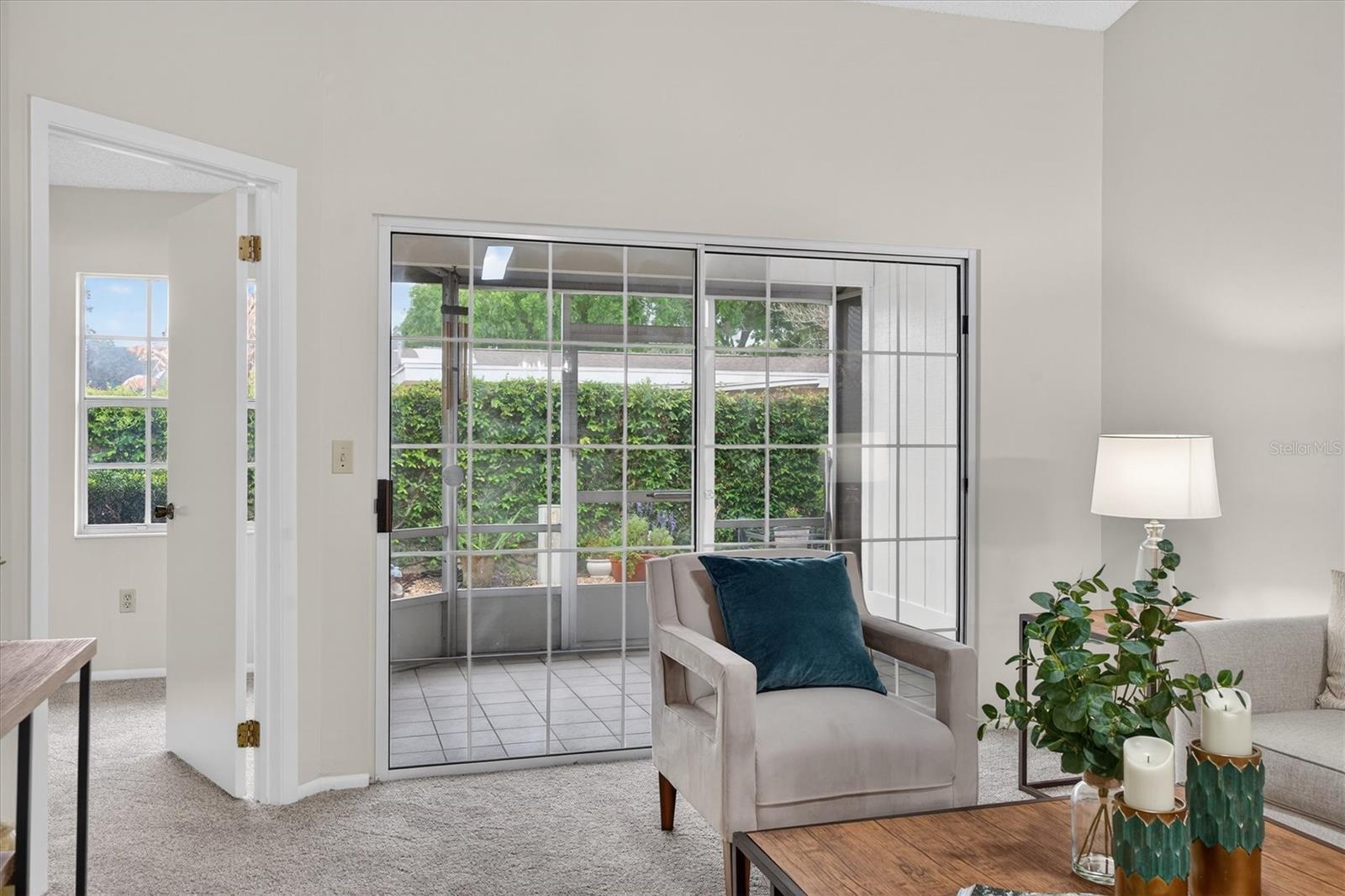 OAK HARBOUR SEC 3 A CONDO - Residential