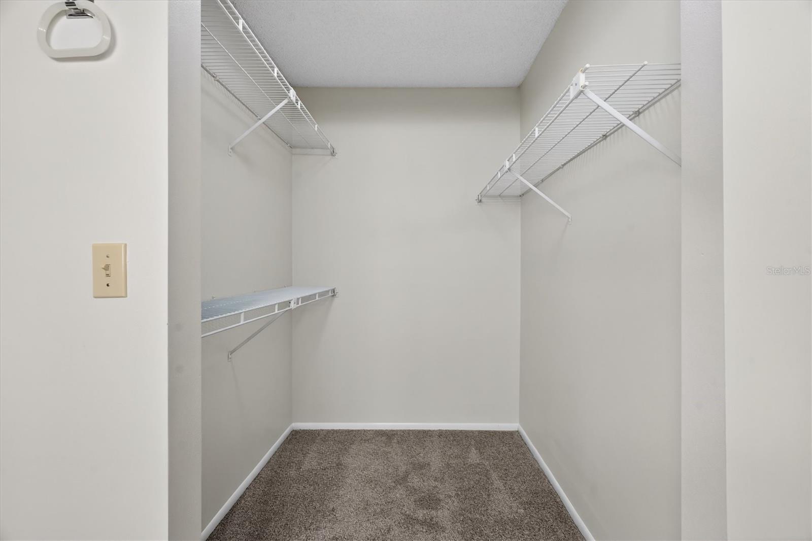 OAK HARBOUR SEC 3 A CONDO - Residential