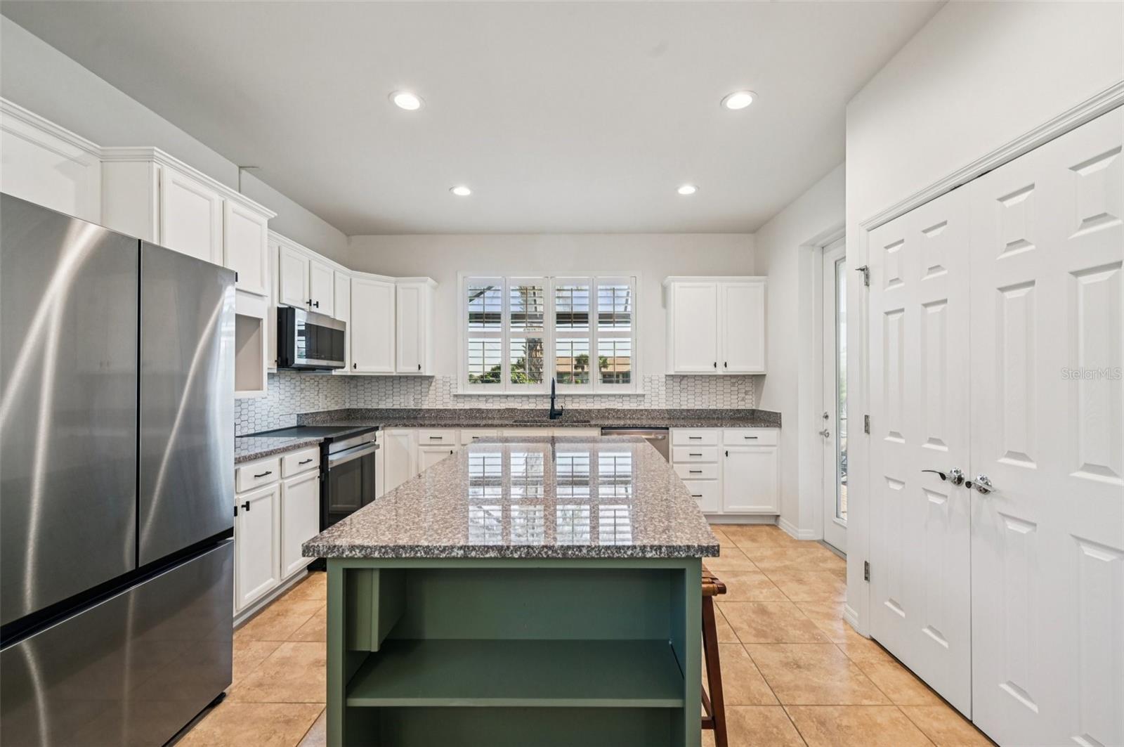 ISLANDWALK/WEST VLGS PH 2D - Residential