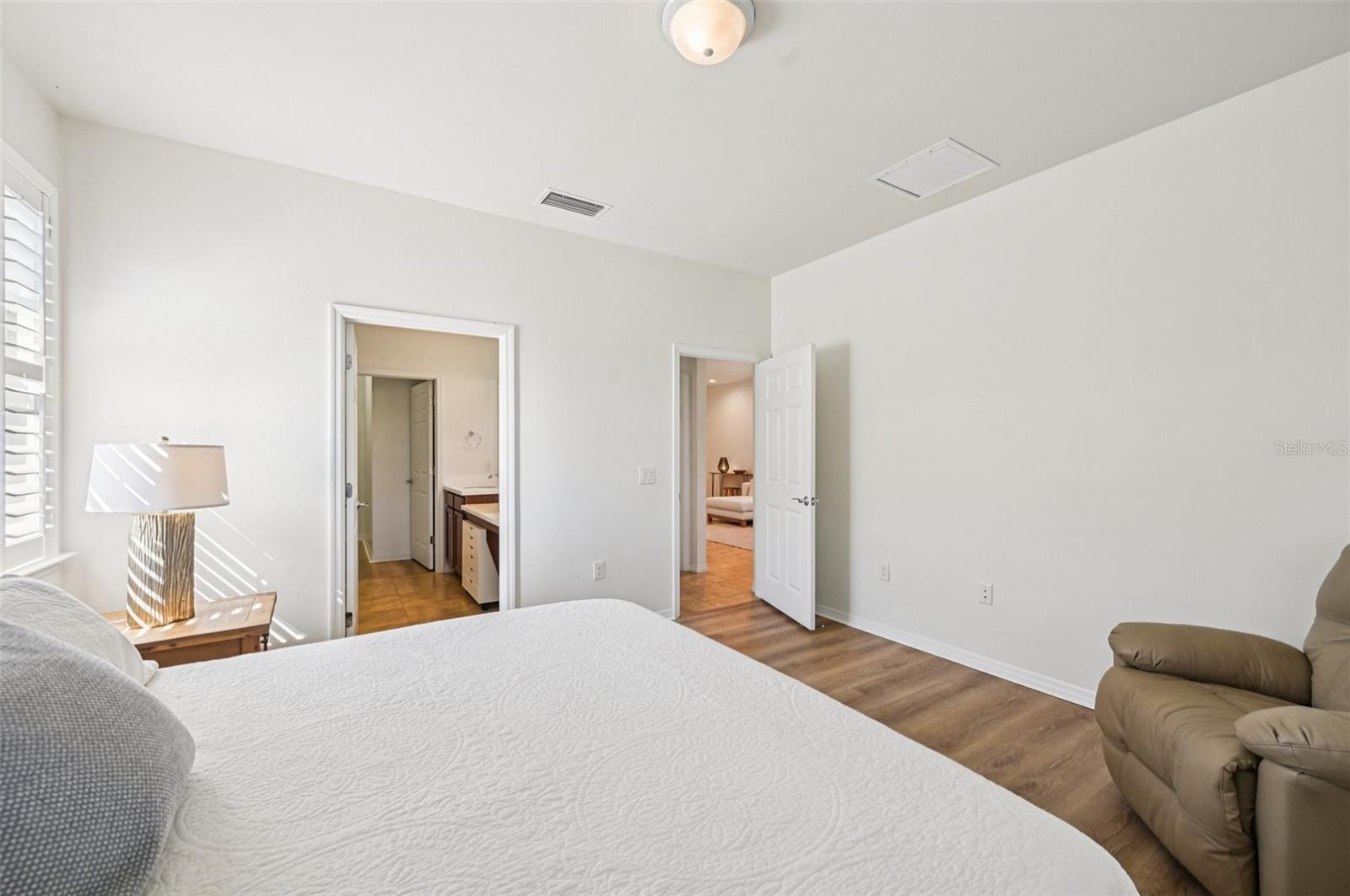 ISLANDWALK/WEST VLGS PH 2D - Residential