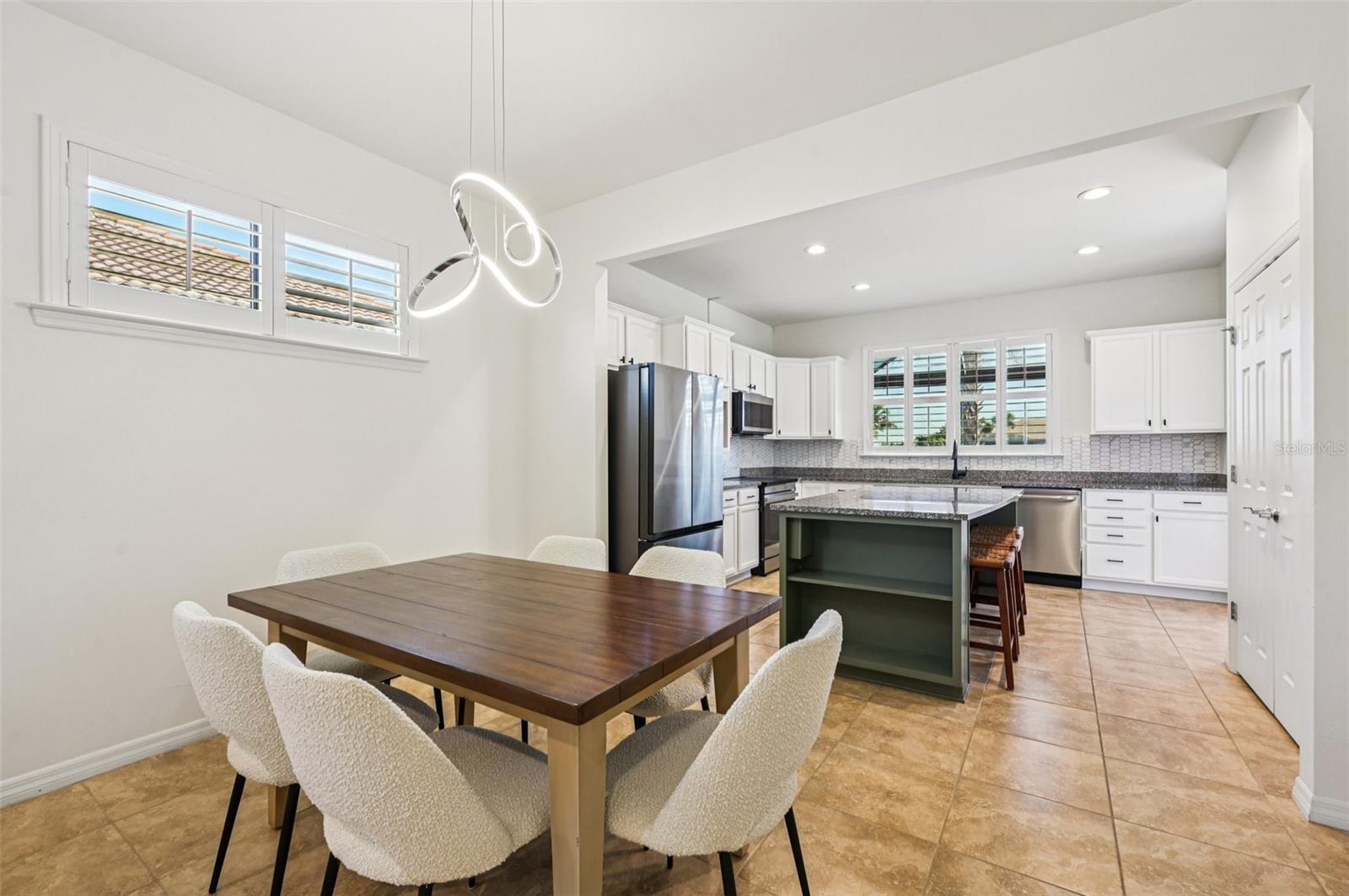 ISLANDWALK/WEST VLGS PH 2D - Residential