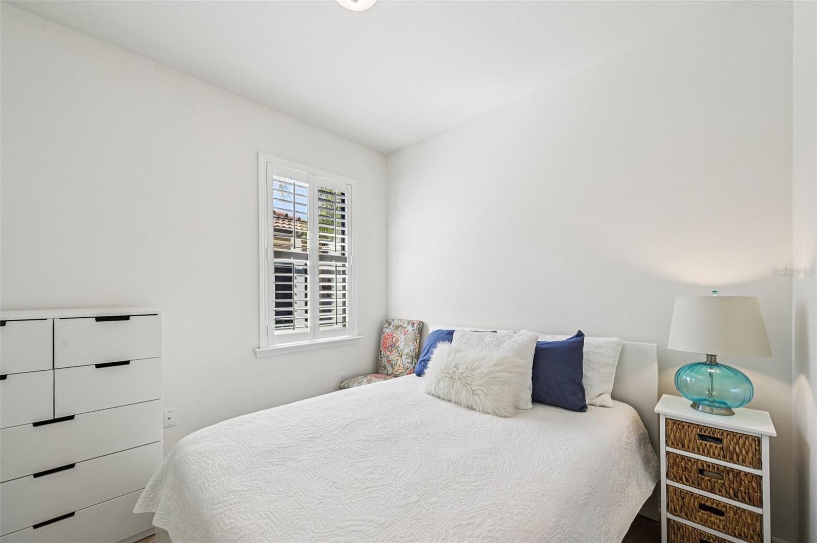 ISLANDWALK/WEST VLGS PH 2D - Residential