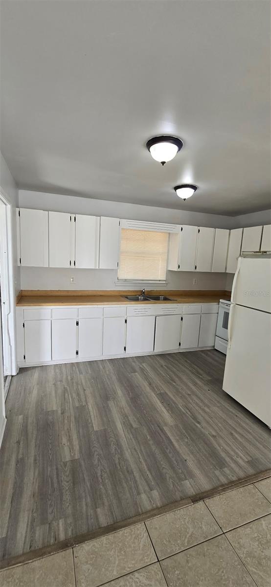 BEAR PARK - Residential Lease