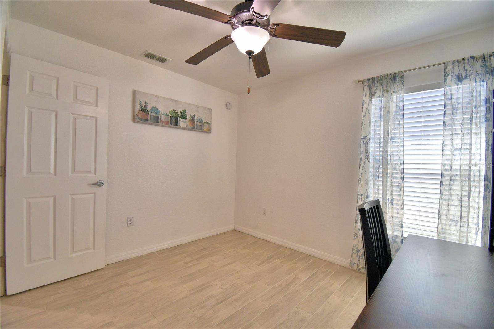 MANDOLIN 02 - Residential