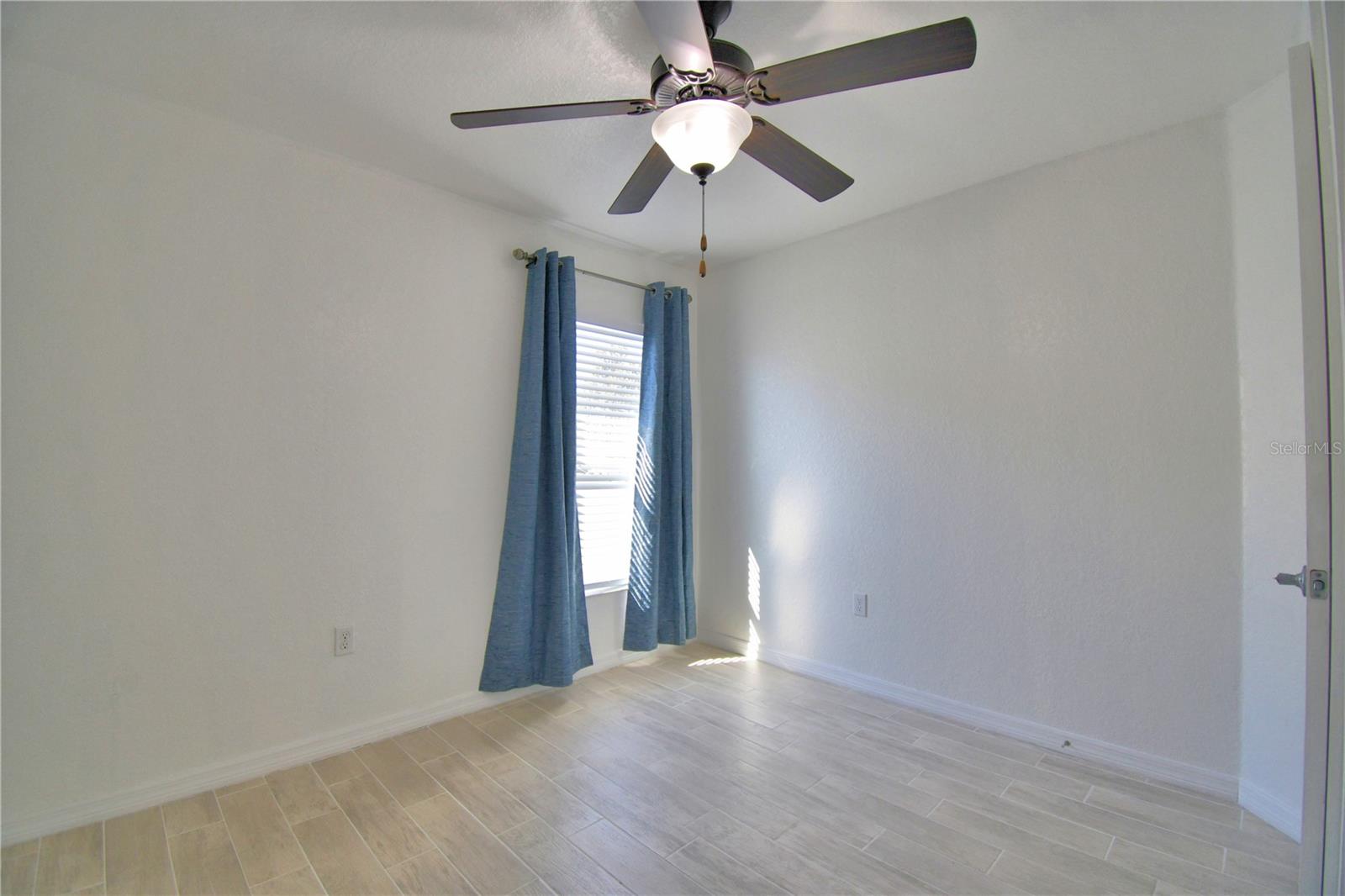 MANDOLIN 02 - Residential