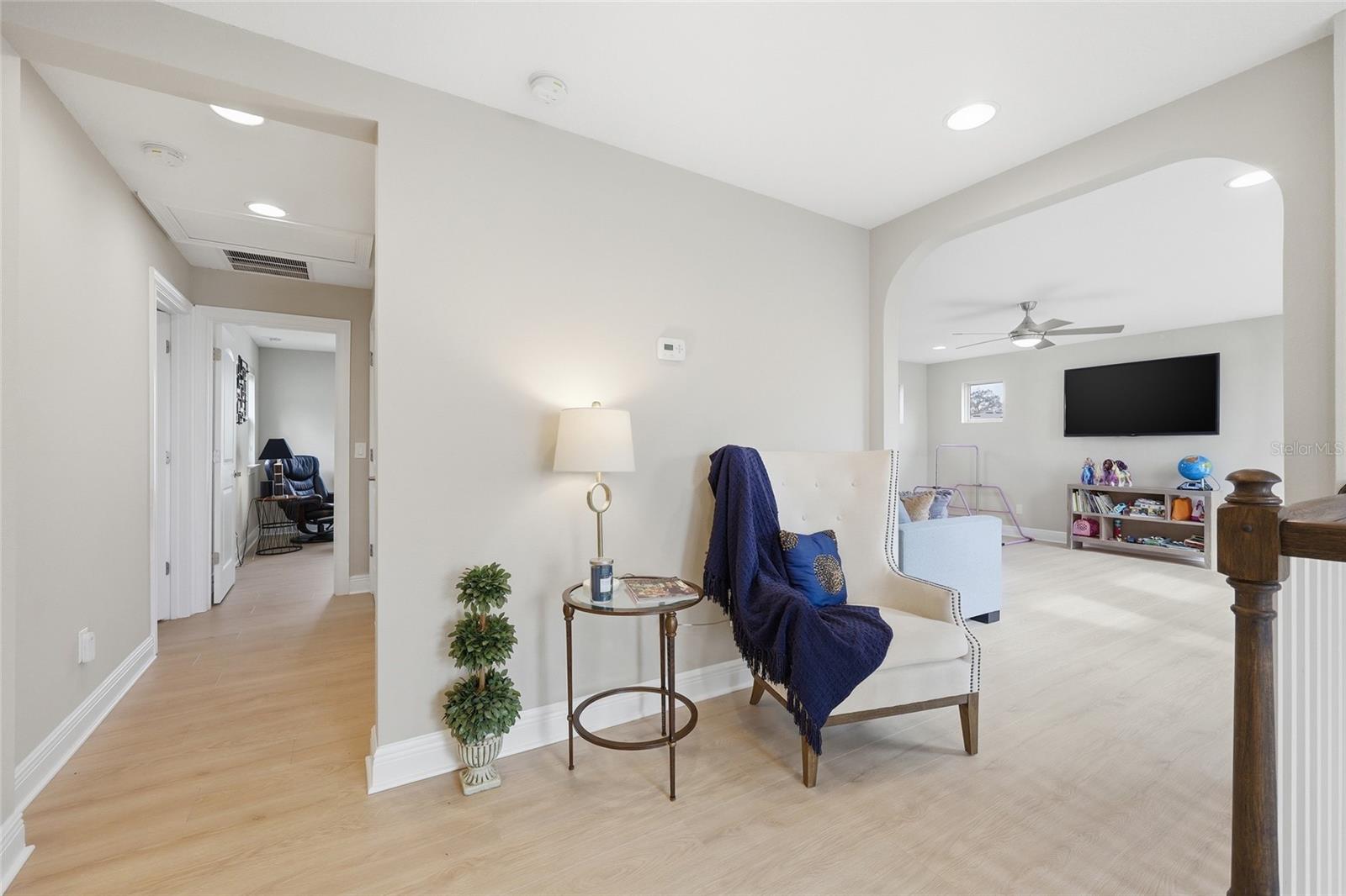 WATERSIDE/JOHNS LK-PH 2B - Residential