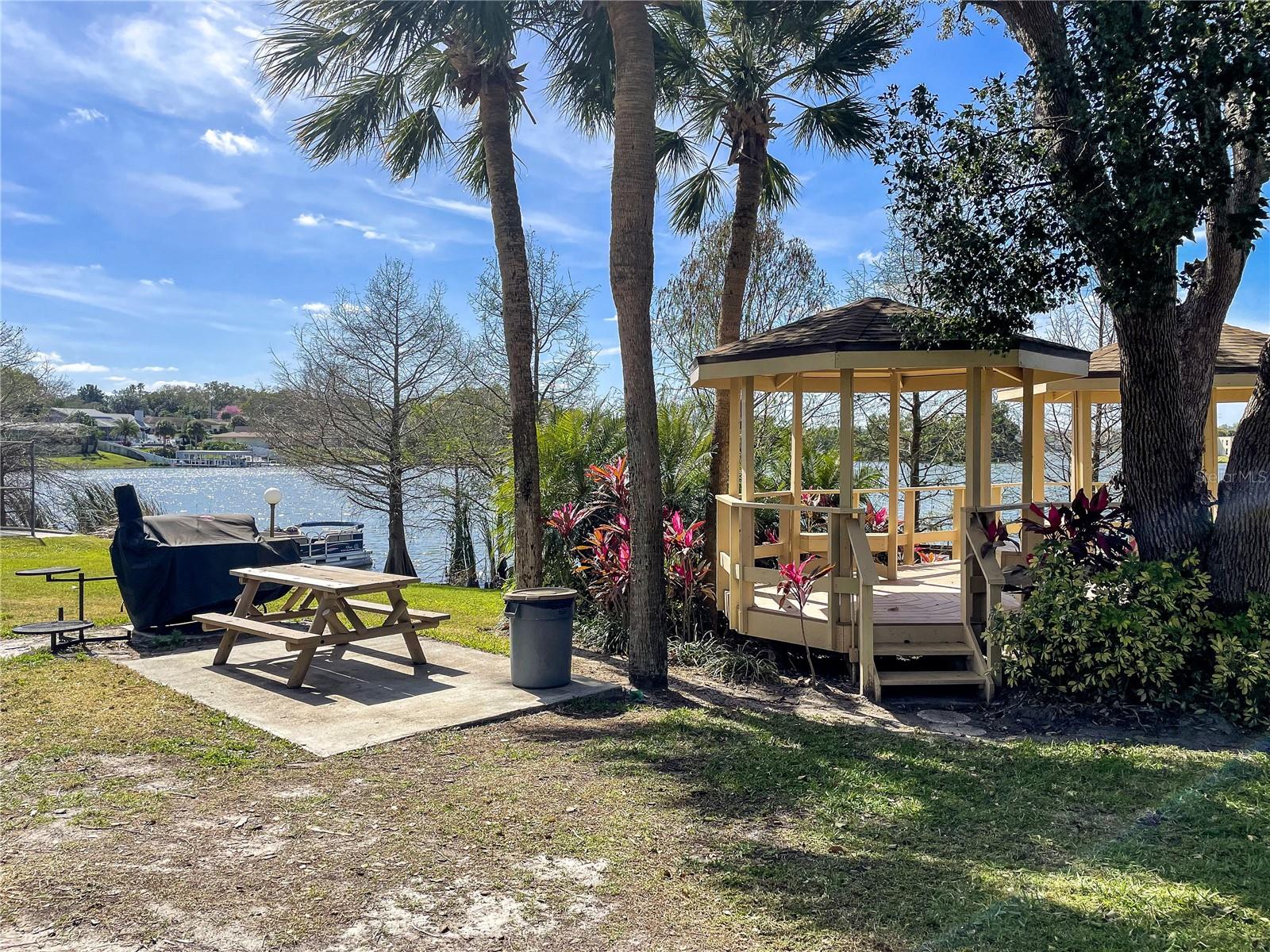 SANDY COVE - Residential