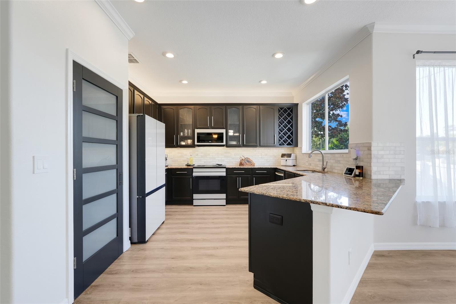 OVERLOOK AT LAKE LOUISA PH 01 - Residential Lease