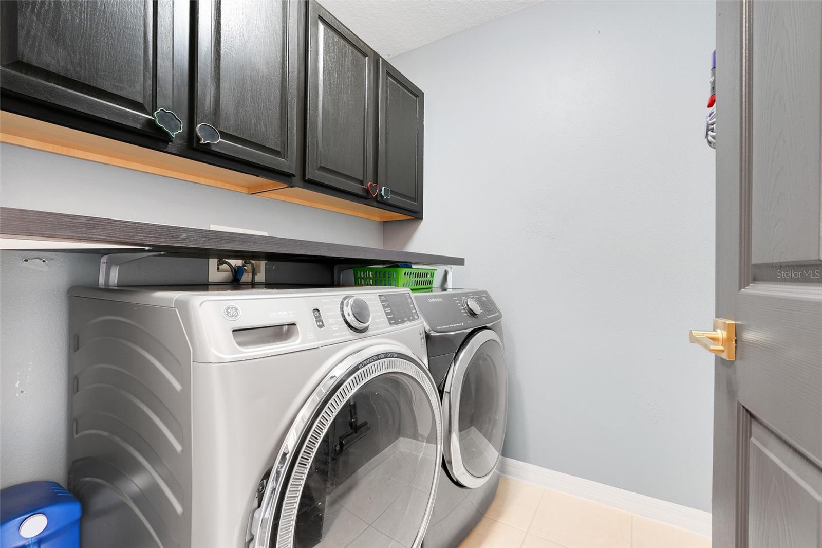 OVERLOOK AT LAKE LOUISA PH 01 - Residential Lease