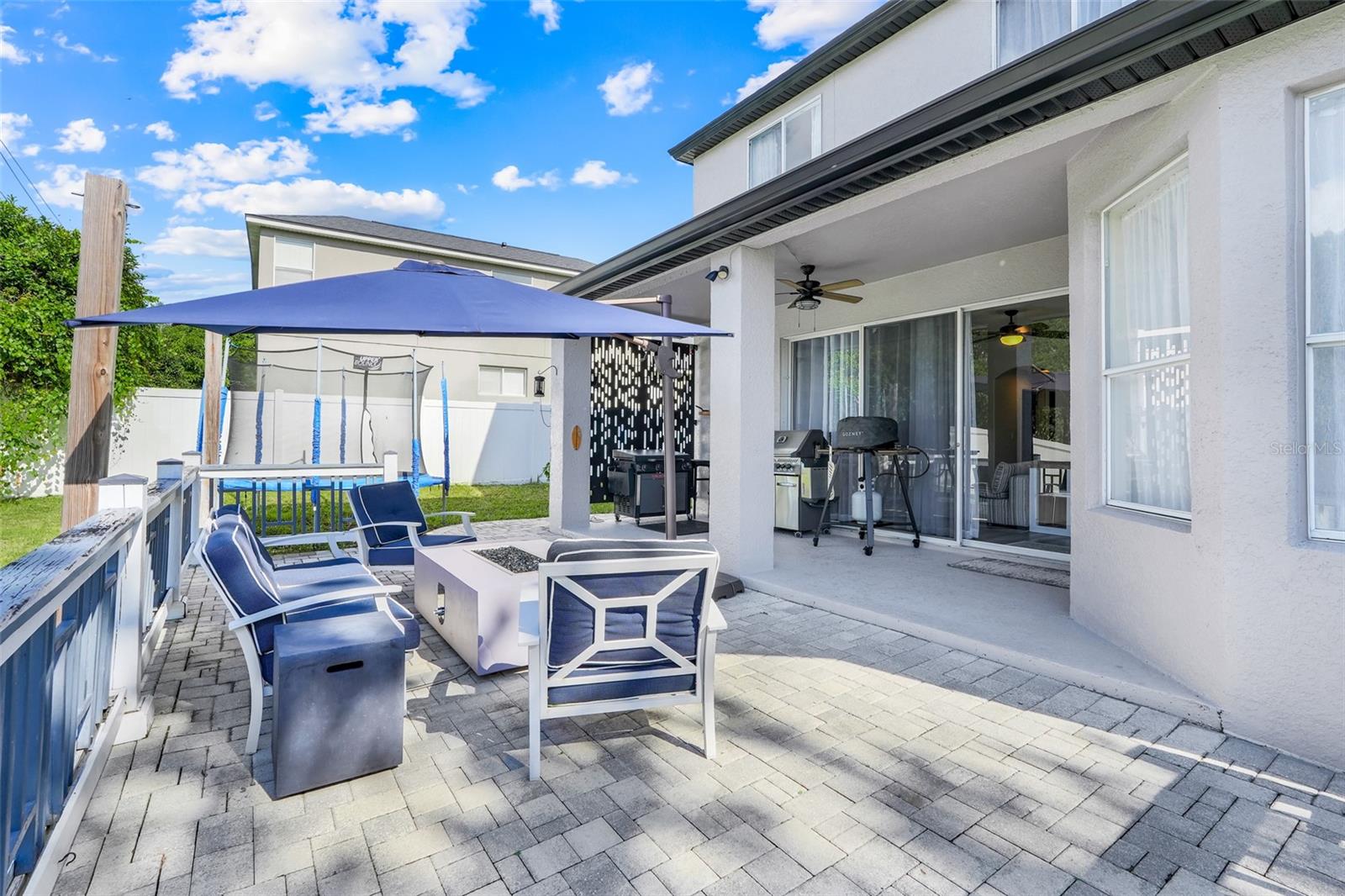 OVERLOOK AT LAKE LOUISA PH 01 - Residential Lease