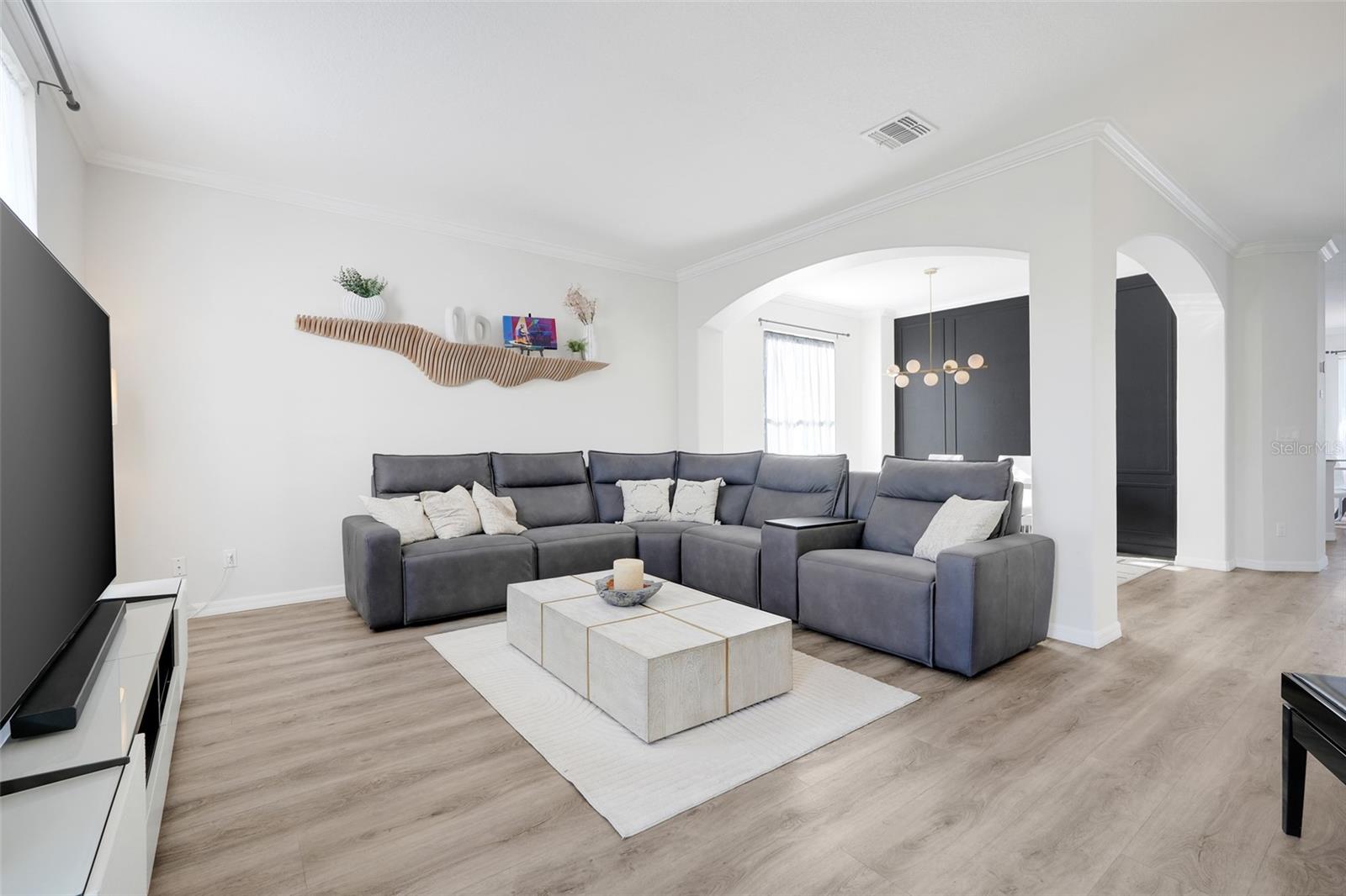 OVERLOOK AT LAKE LOUISA PH 01 - Residential Lease