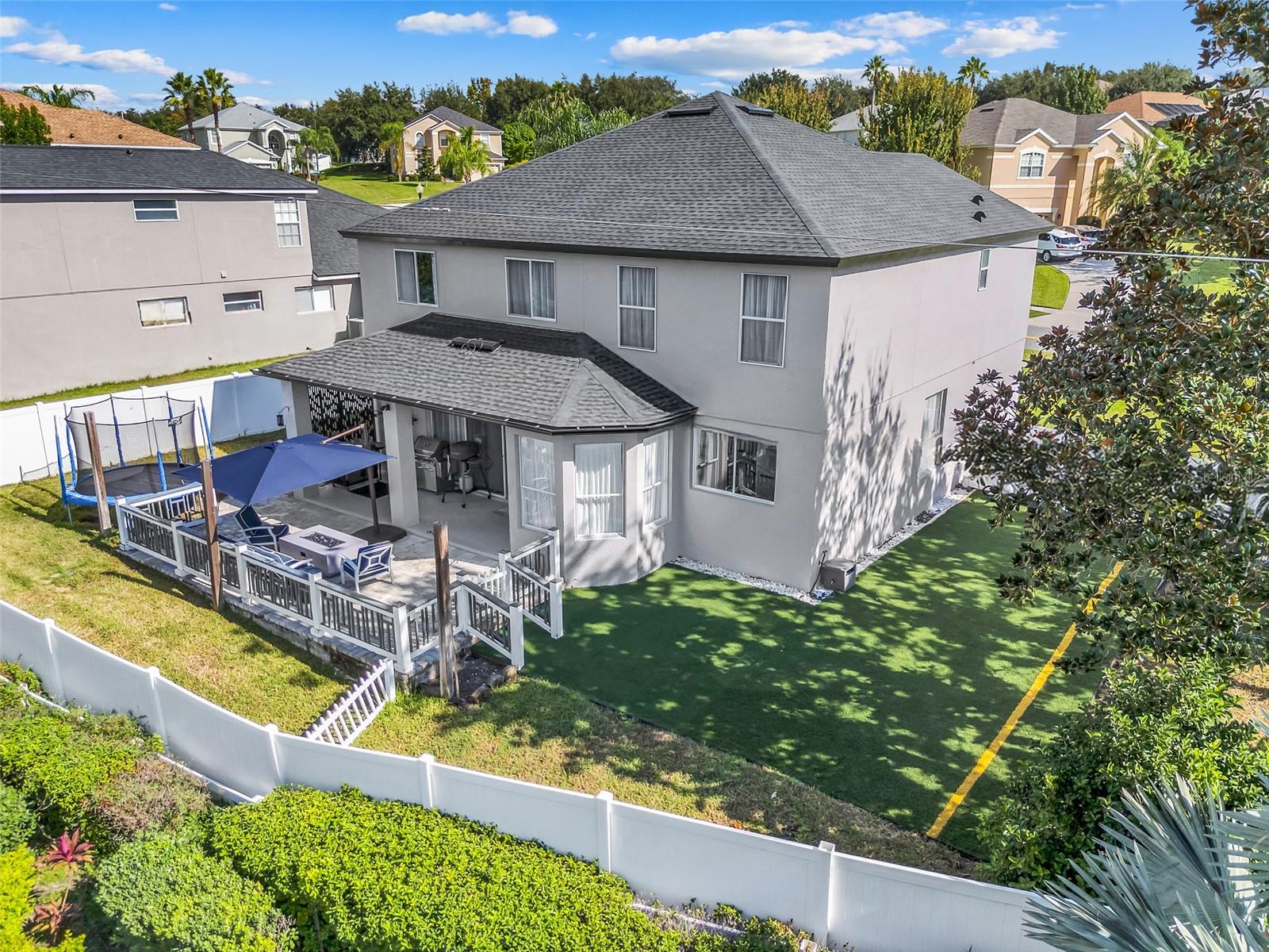 OVERLOOK AT LAKE LOUISA PH 01 - Residential Lease