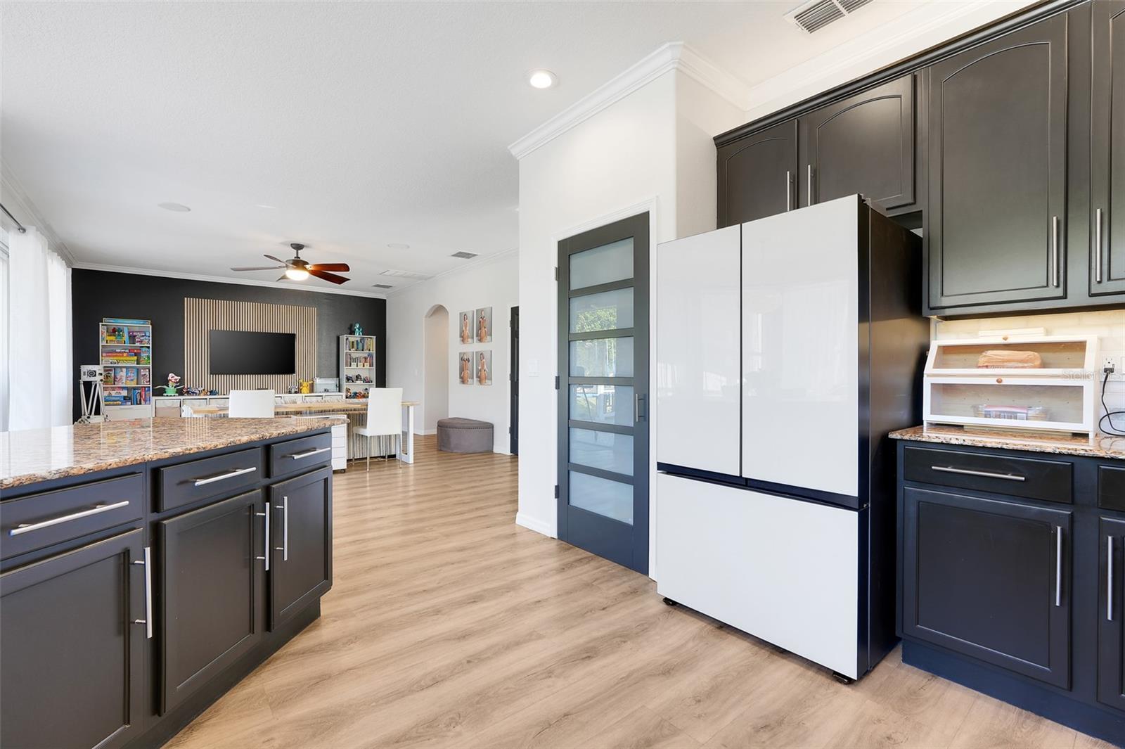 OVERLOOK AT LAKE LOUISA PH 01 - Residential Lease