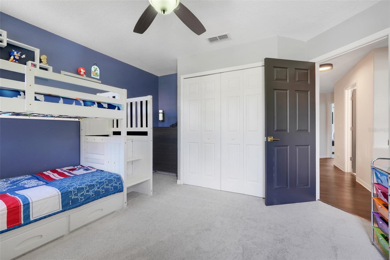 OVERLOOK AT LAKE LOUISA PH 01 - Residential Lease